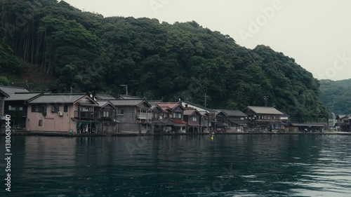 Wallpaper Mural 京都の伊根町　家屋 Torontodigital.ca