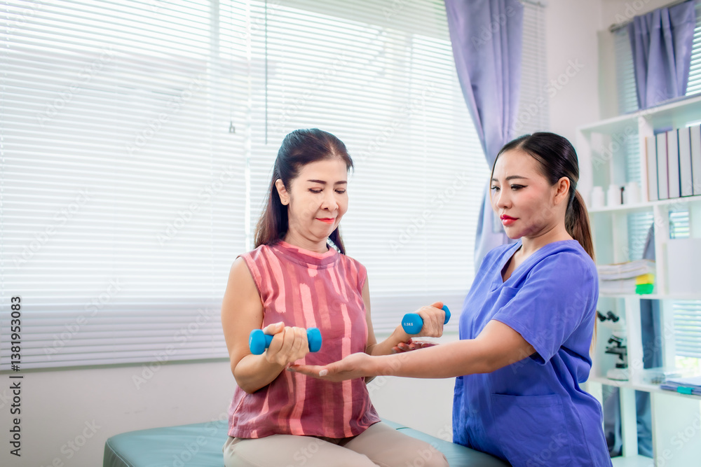 Obraz premium Senior women are happy, exercise at home with physical therapists. The retired girl is stretching at home with the help of coaches.