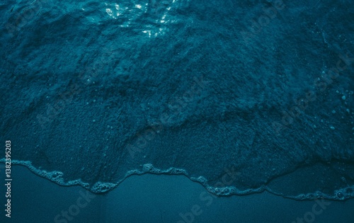 Obraz na płótnie Dark turquoise beach w salonie