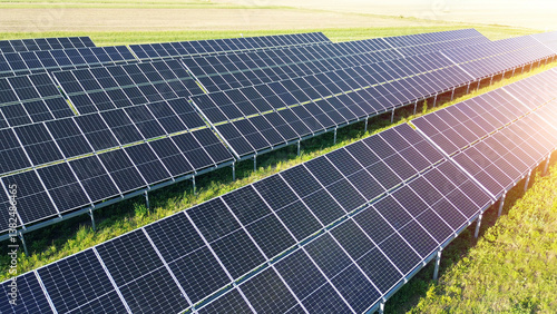 Obraz na płótnie Large solar farm in countryside w salonie