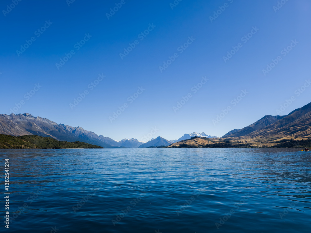 Naklejka premium 뉴질랜드 퀸스타운 와카티푸 호수