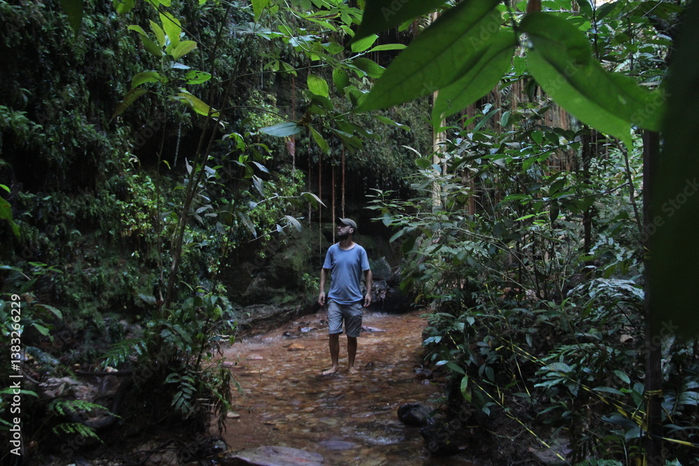 homem no Cnaion Sussuapara, Tocantins homem no Cnaion Sussuapara, Tocantins