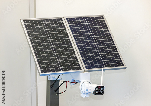 Obraz na płótnie Wireless Surveillance Camera CCTV With Solar Panels Electric Power w salonie