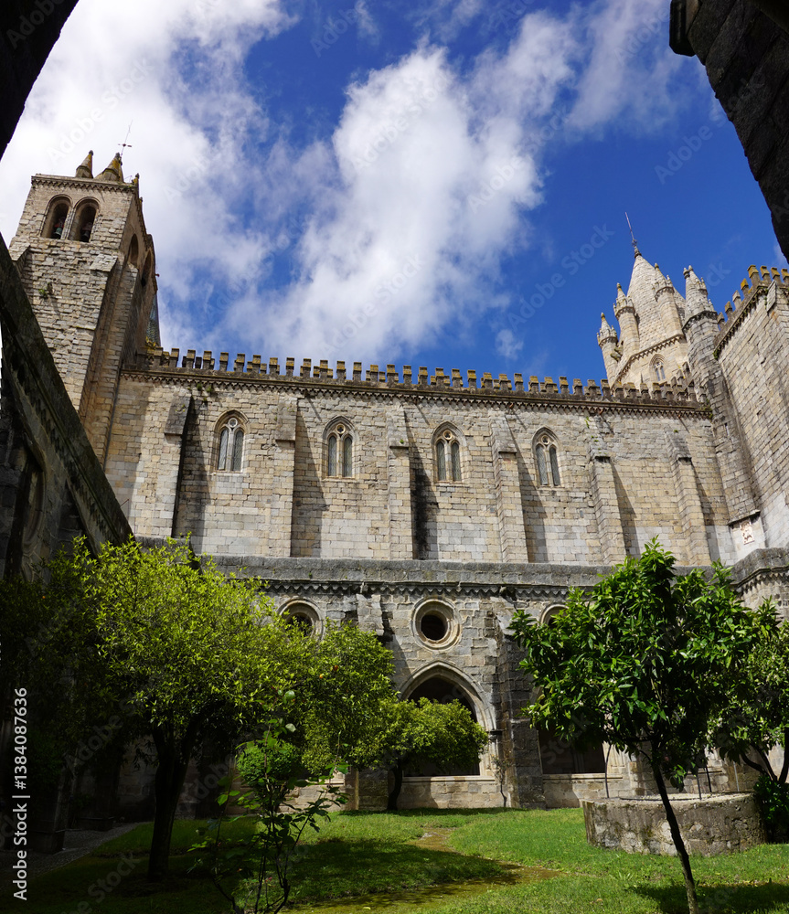 Obraz premium Catedral Basílica de Nuestra Señora de la Asunción, Évora, Portugal