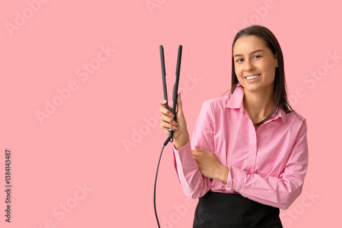 Female hairdresser with fla...