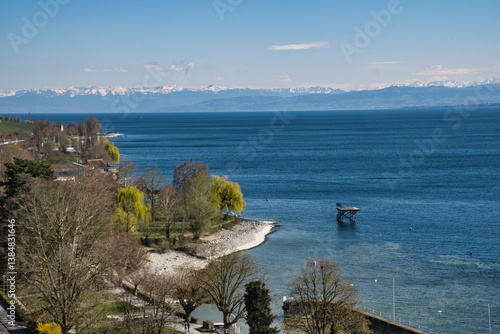 Obraz na płótnie Bodensee bei Meersburg mit Alpen w salonie