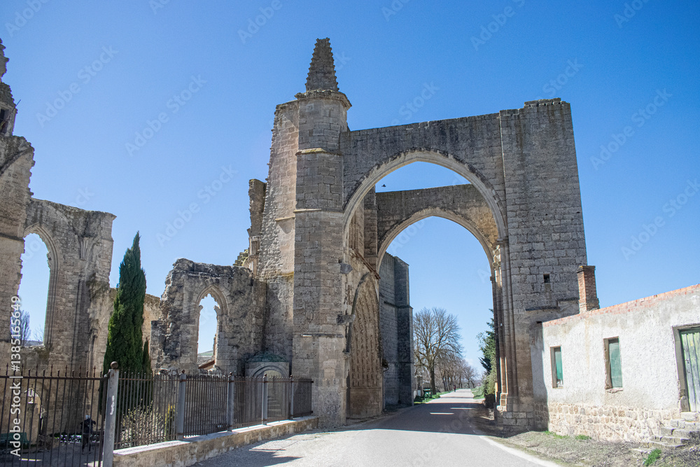 Ruinas del Convento de San Antón, Burgos, España Ruinas del Convento de San Antón, Burgos, España
