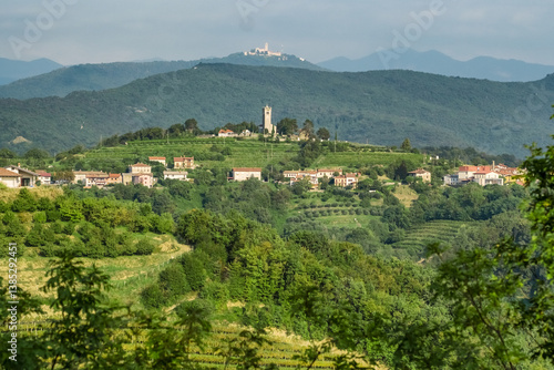 Obraz na płótnie Beautiful landscape of the Brda region famous for it's best Slovenian vineyards. w salonie