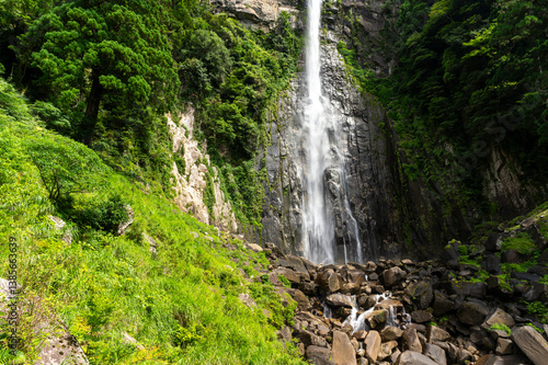 Obraz na płótnie Hiro Jinja Shrine at Nachi Waterfall is Japan's tallest waterfall, This waterfall is part of the Sacred Sites and Pilgrimage Routes in the Kii Mountain Range w salonie
