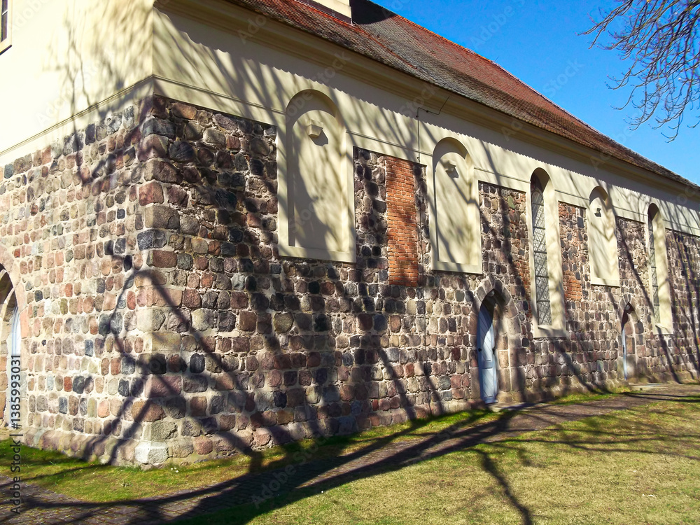 Evangelische Kirche aus dem 13. Jahrhundert