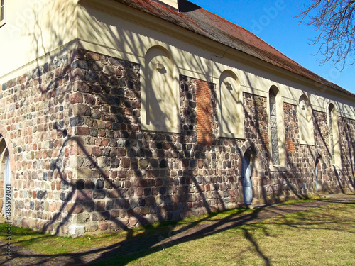 Obraz na płótnie Evangelische Kirche aus dem 13. Jahrhundert
w salonie