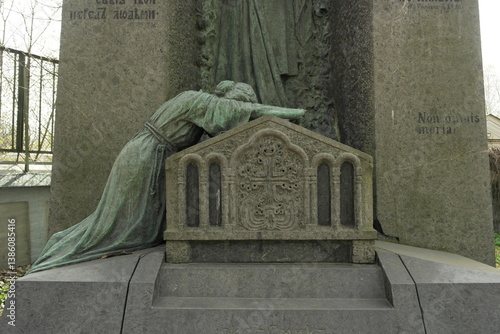 statue, sculpture, monument, architecture, history, city, old, cemetery