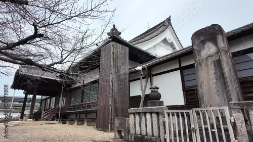 Wallpaper Mural 일본 나고야 장묘문화 Torontodigital.ca