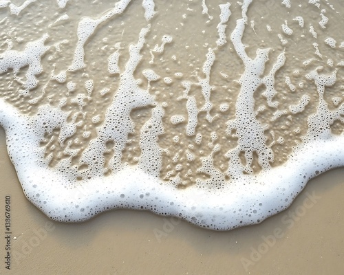 Obraz na płótnie Foamy waves on sandy beach w salonie