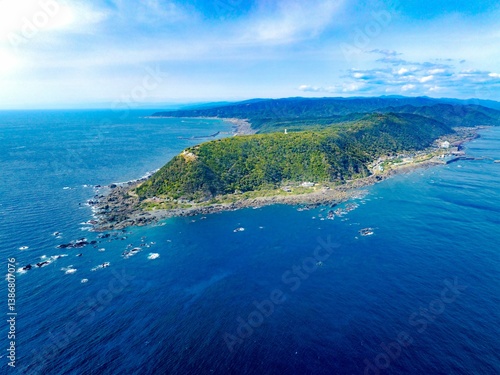 室戸岬の春｜ドローン空撮で見る灯台と黒潮の海原