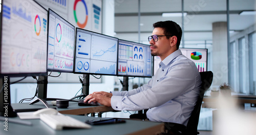 Obraz na płótnie Data Analyst Using Data Analytics KPI w salonie