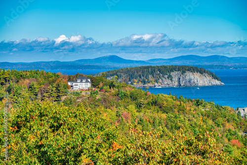 Obraz na płótnie Acadia National Park in Vibrant Foliage Season, Stunning Autumn Landscapes in Maine w salonie