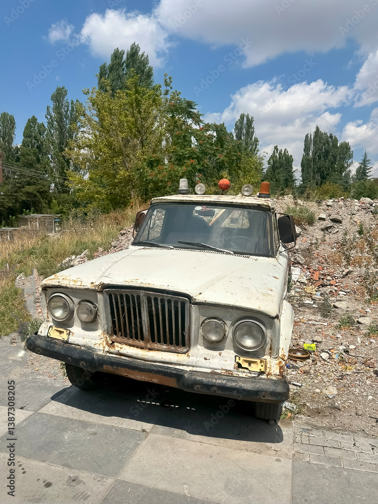 Fototapeta premium old car on the park