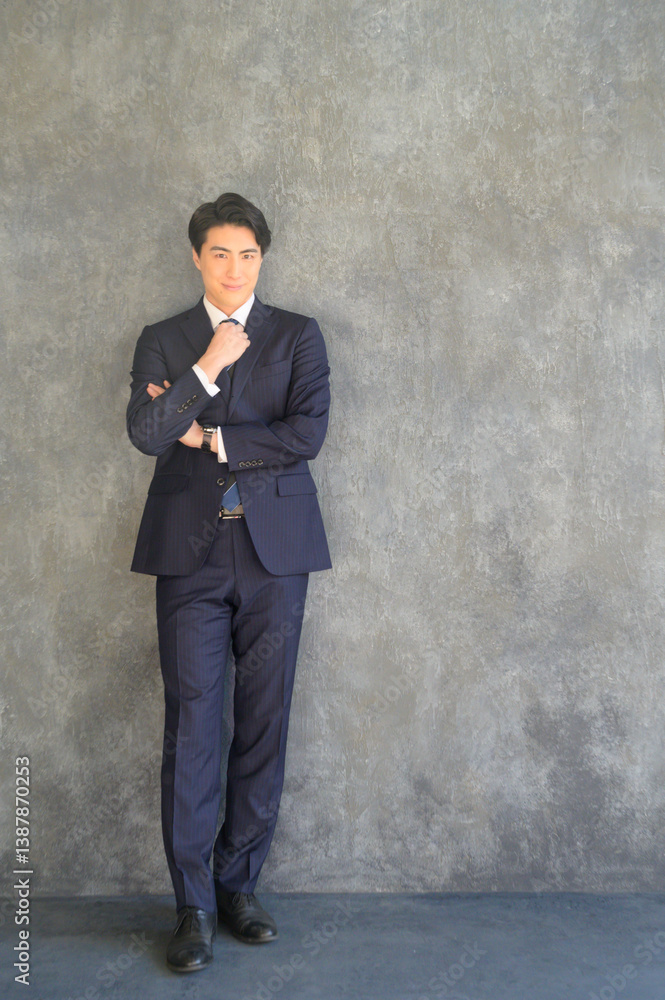 微笑む日本人男性 微笑む日本人男性