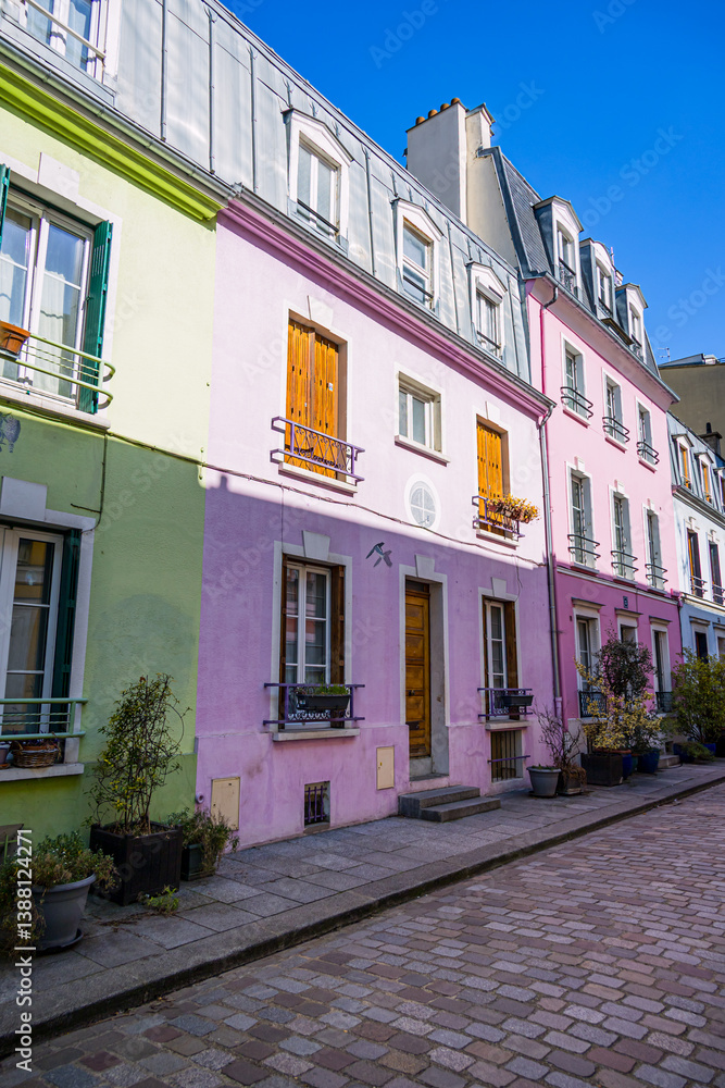 La rue de Crémieux , rue la plus colorée de Paris en France