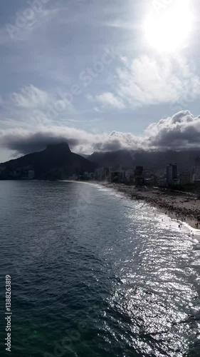 Rio de Janeiro - Sunshine at Ipanema – Sol em Ipanema
