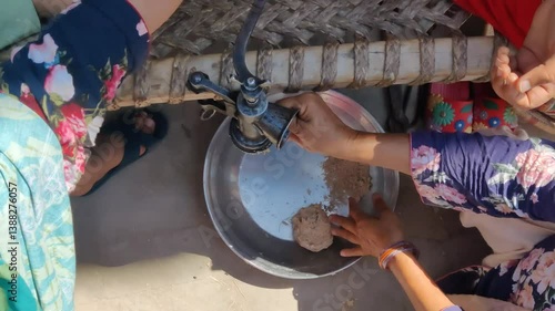 Hand Crank for Manual Pressing of Sugarcane