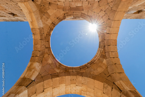 Obraz na płótnie Collapsed dome of Qasr al-Hallabat mosque, Jordan w salonie