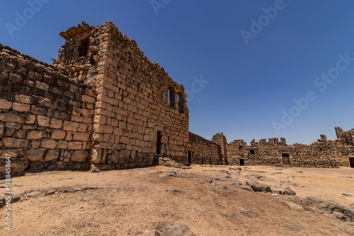 Obraz na płótnie Ruins of Qasr al-Azraq castle in the eastern Jordan w salonie