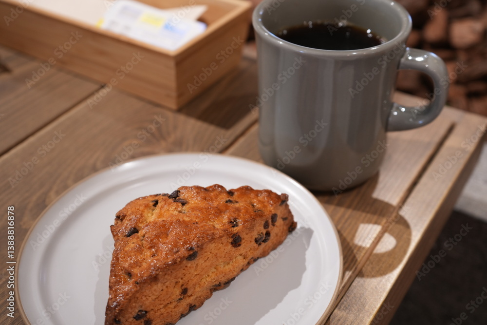 Chocolate Chip Scone and Coffee - コーヒーとスコーン