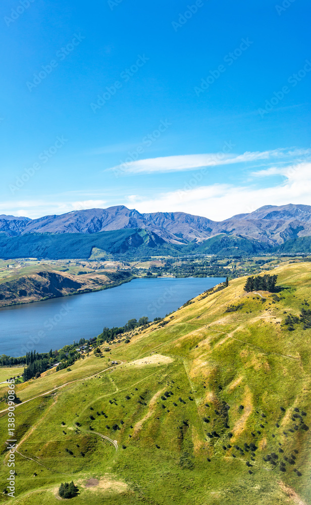 Fototapeta premium Lake Hayes, Otago, South Island, New Zealand, Oceania.