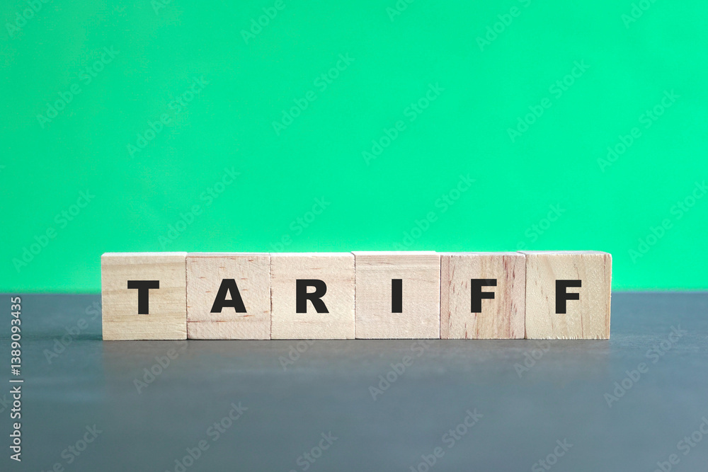 Obraz premium Tariff word on wooden blocks in a row.