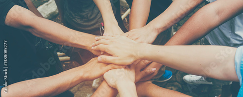 Foto Banner diversity solidarity team multiethnic Partners hands together teamwork