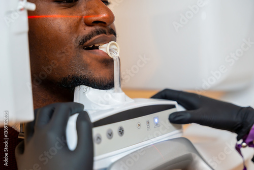Obraz na płótnie Dentist performing dental x ray scan on patient w salonie