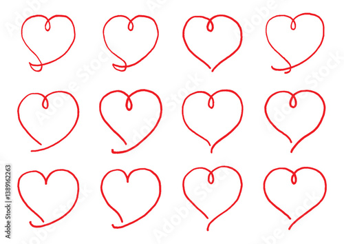 マーカーで書いたかわいいハートマークのセット　赤　線画　サインペン　マジック