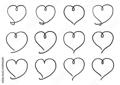 マーカーで書いたかわいいハートマークのセット　黒　線画　サインペン　マジック