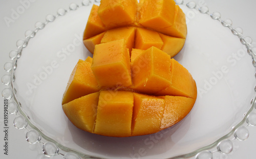 カットしたマンゴー