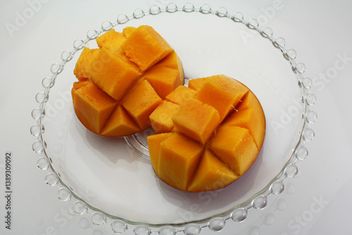 カットしたマンゴー