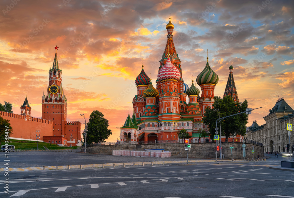 Obraz premium Saint Basil's Cathedral, Spasskaya Tower and Red Square in Moscow, Russia. Architecture and landmarks of Moscow.