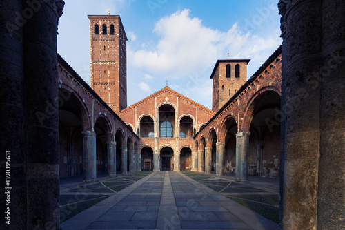 Obraz na płótnie Awesome view of Atrium of Ansperto of abbey of Saint Ambrose (Basilica di Sant'Ambrogio), Milan, Lombardy, Italy w salonie