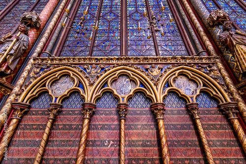 Intérieur de la Sainte-Chapelle sur l'île de la Cité à Paris capitale de la France