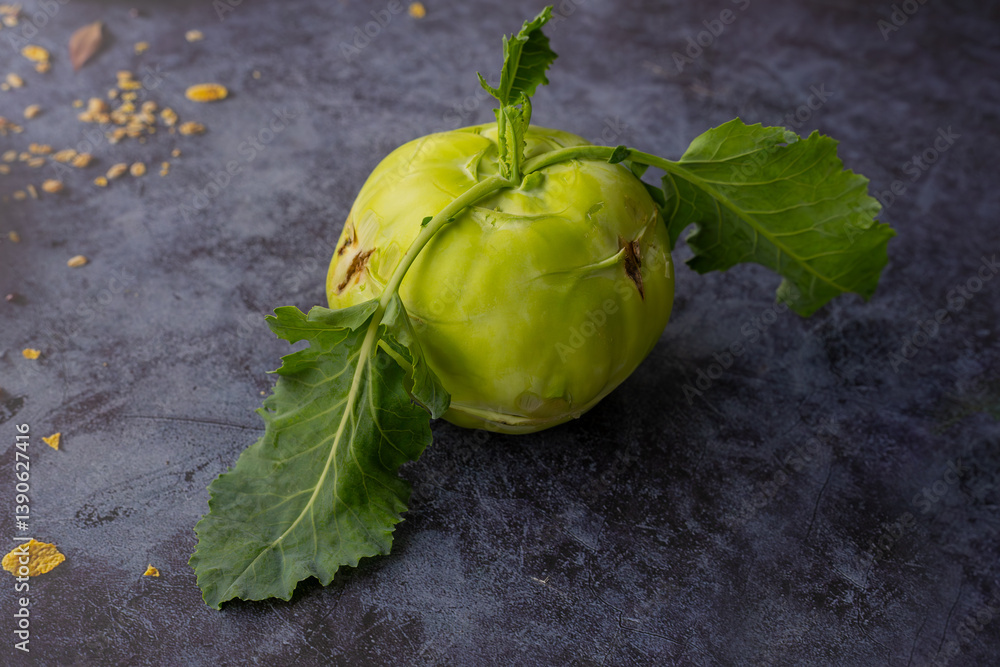 It is also known by names such as Kohlrabi, German turnip, Gulumbra, Yerbasi, Kolorabi.