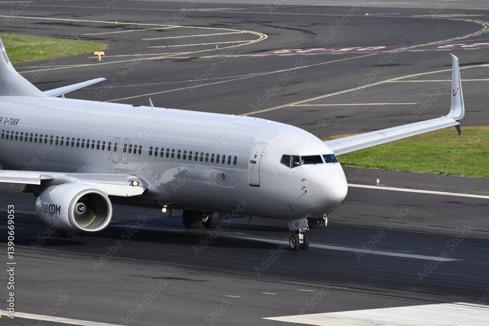 Obraz premium PLANE TAKING OFF AND LANDING FROM THE PLANE, ROLLING ON THE RUNWAY