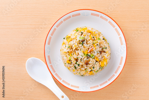 Foto 中華料理店で炒飯を食べる