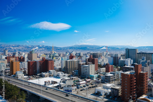 青森市街と八甲田山の眺め｜アスパムからの絶景