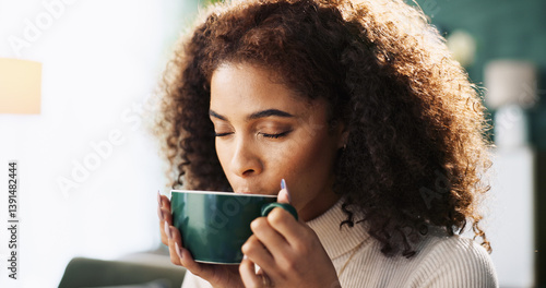 Foto Woman, coffee and drinking with mug for morning beverage, aroma or caffeine on sofa at home