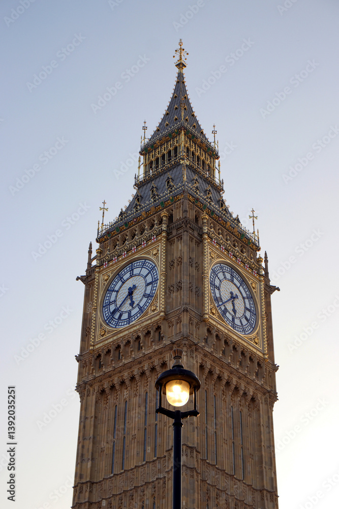 elizabeth tower mit laterne
