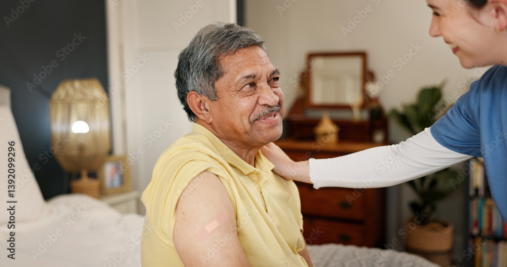 Φωτογραφία Nurse, senior man and injection with bandage, discussion and healthcare for retirement