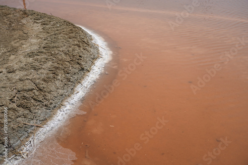 Fotografija Sea water waiting for evaporation and crystallization to sea salt