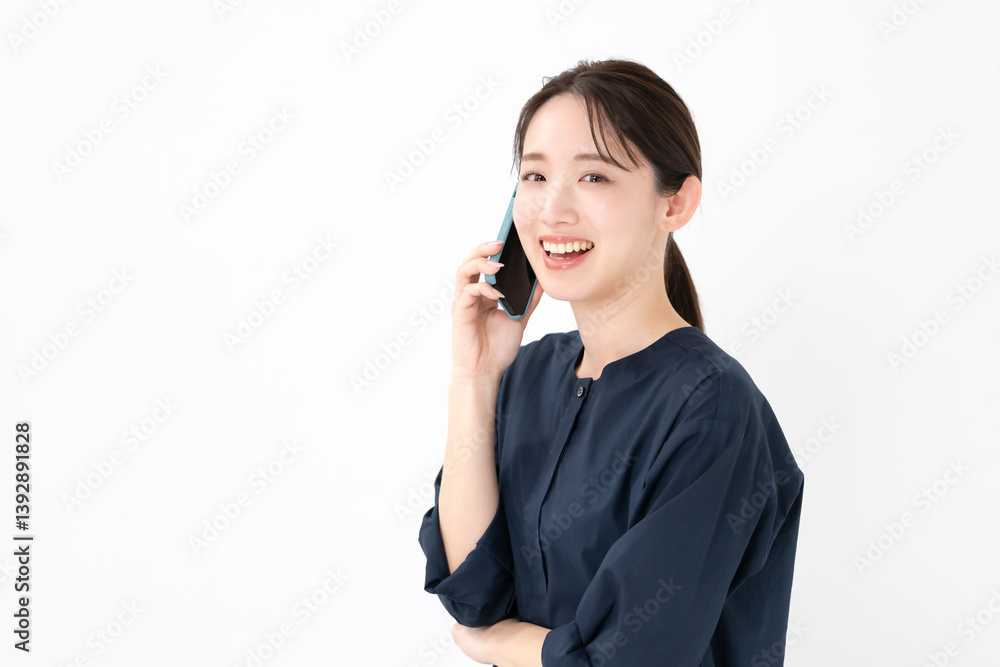スマホ・通話・女性 スマホ・通話・女性