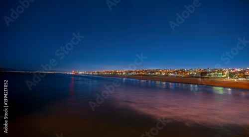 Obraz na płótnie Night time along the coast of Southern California in the South Bay w salonie